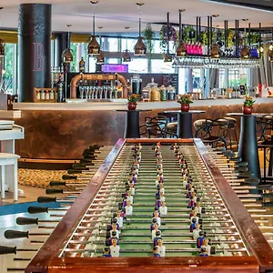 Novotel Barcelona Cornella 4*, Cornellà de Llobregat Spania